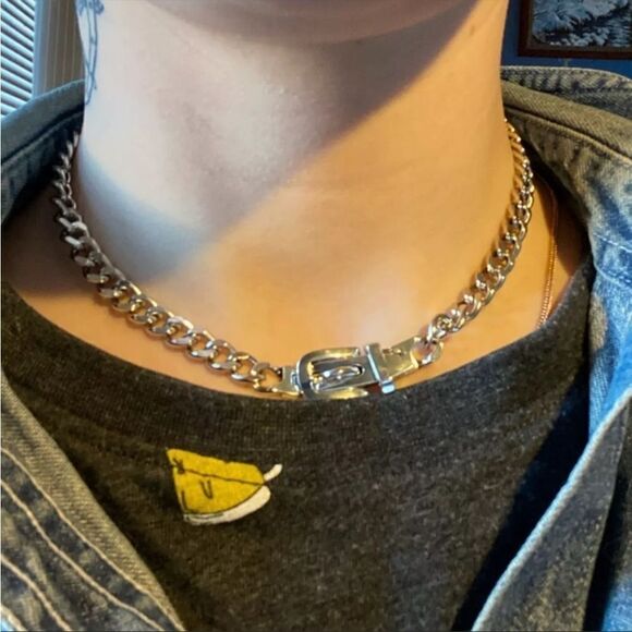 #34 Sterling Silver Buckle Closure Necklace - Picture 4 of 5